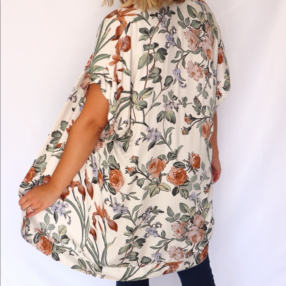 Last 1! Floral Kimono
